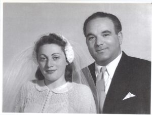 Arnoldo Kastner Klein y Rebeca Userman el día de su casamiento (1952) en Santiago, Chile.