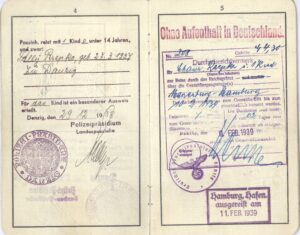 Pasaporte de Chawa Miszne de Rezepka y su hijo Salo Rezepka (IV).