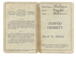 Carnet de Identidad de Icek Zylberberg, nacido el 29 de mayo de 1910, en Chmielnik, hijo de Herz Mordka y Poria. Reside en Ostrowiec. Emitido el 17 de mayo de 1934. (I)