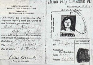 Pasaporte de Ester Kornis, luego de ser adoptada en Chile.