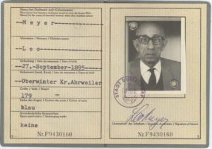 Cédula de Identidad de Leo Meyer, emitida en Dusseldorf (Alemania) en 1971.