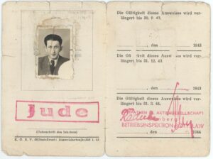 Tarjeta de Identificación de Bernardo Bauer, con el timbre rojo "Jude" (judío). 12 de mayo de 1944, Boryslaw, Polonia.