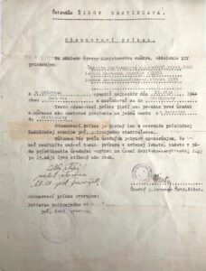Orden de Deportación de la familia Hartmann, que señala: "Salir a más tardar el 15 de mayo de 1944 de Sečovce a Bratislava. Se advierte que, si no cumplen con esta orden en el plazo especificado, serán procesados como desertores."